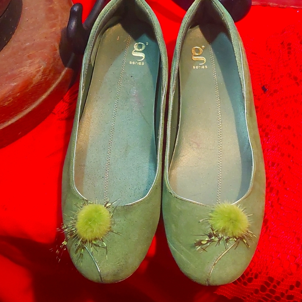 G Series Nike Air Green Suede Flats  with Feathers